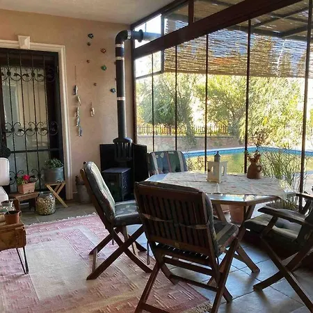 3 Oda Cunda Butik Otel