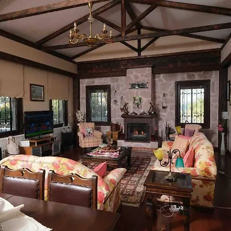 3 Oda Cunda Butik Otel Casa de Férias